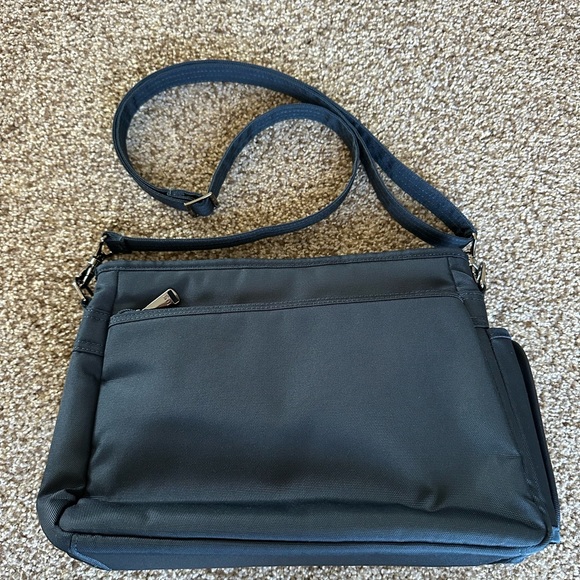 Lug shimmy LE crossbody in indigo ultra X - Picture 3 of 6